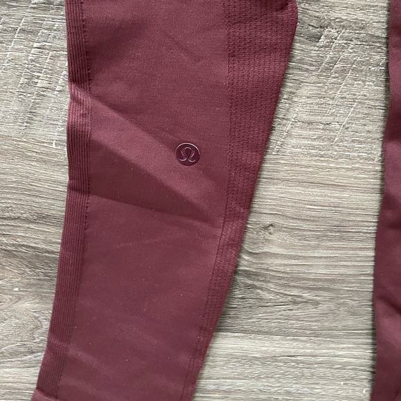 🍋 Lululemon Zone In Tight
Wine Berry sz 4 - Picture 6 of 7